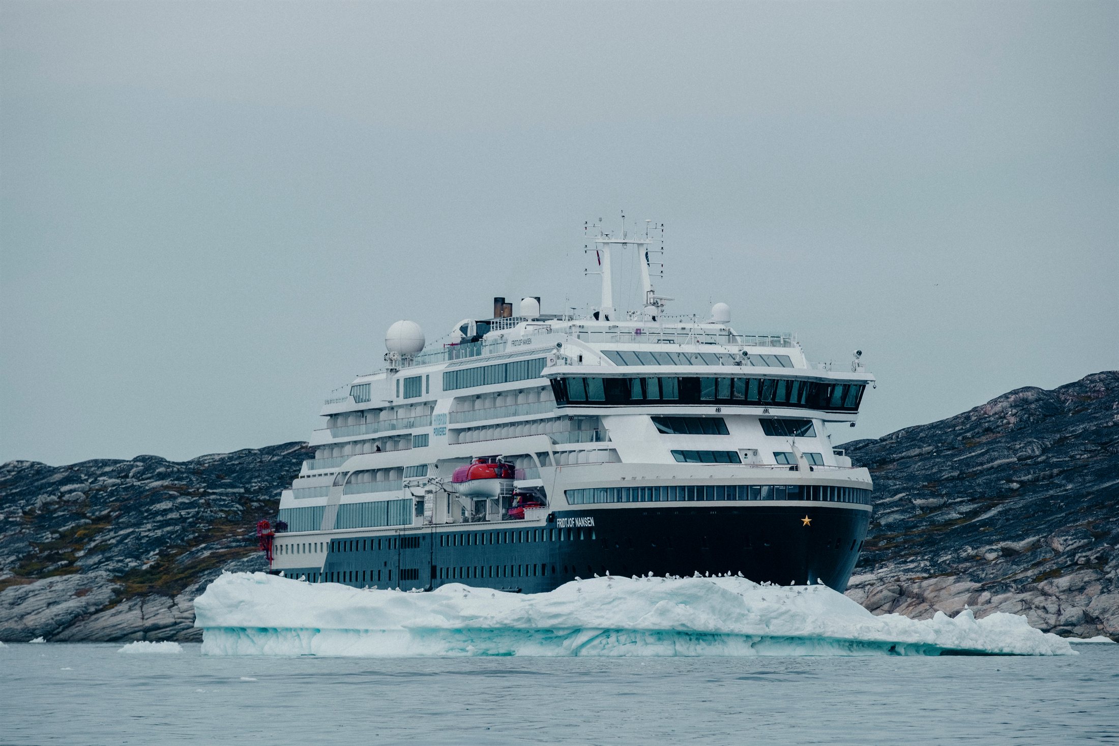 Entdeckungsreise nach Grönland – Von Reykjavík nach Nuuk | MS FRIDTJOF NANSEN